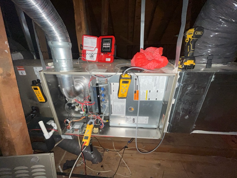 Doing a maintenance on a carrier furnace 