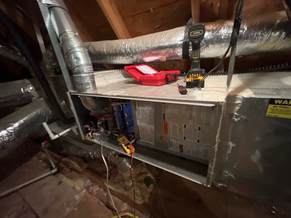 Doing a maintenance on three carrier furnace 