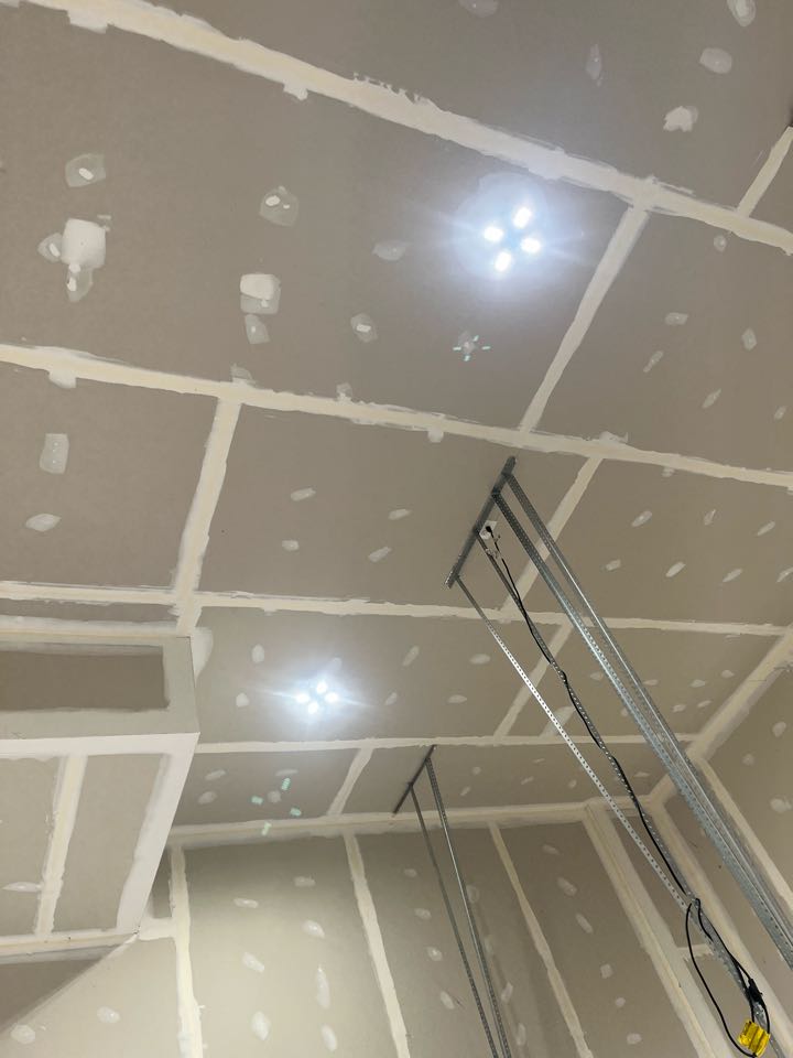 Customer in reisterstown needs light installation. Stella came and executed the job.