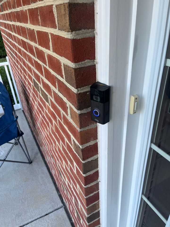 Customer needs door bell fix, Stella electric tech came diagnose the situation and solve the problem 