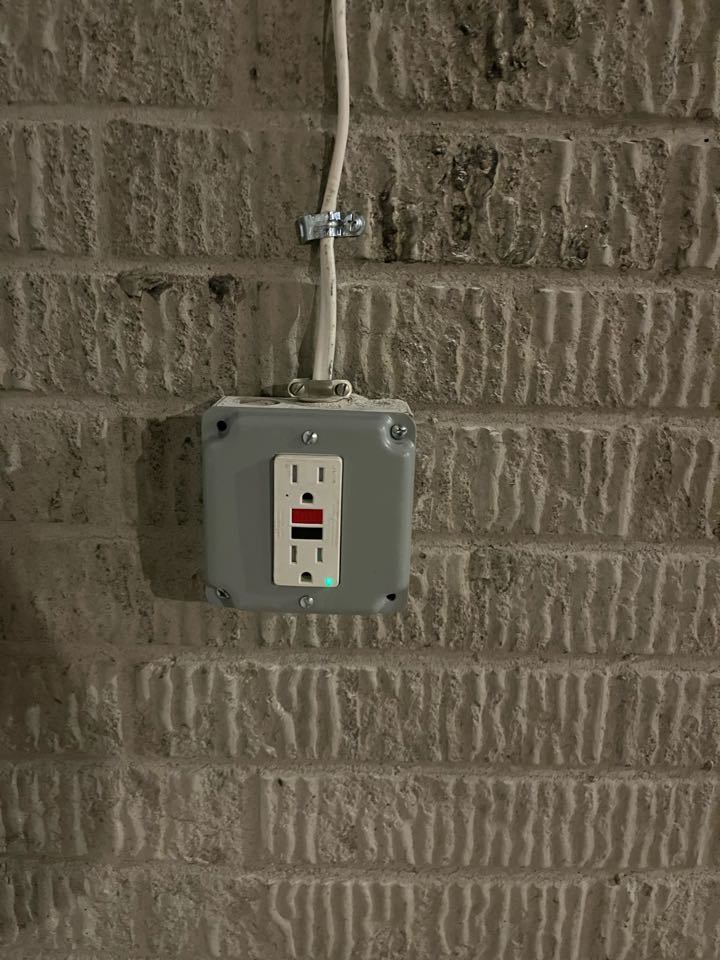 Customer in Aberdeen needs gfci outlet install, Stella Electric installed a gfci outlet in Aberdeen Md for customer 