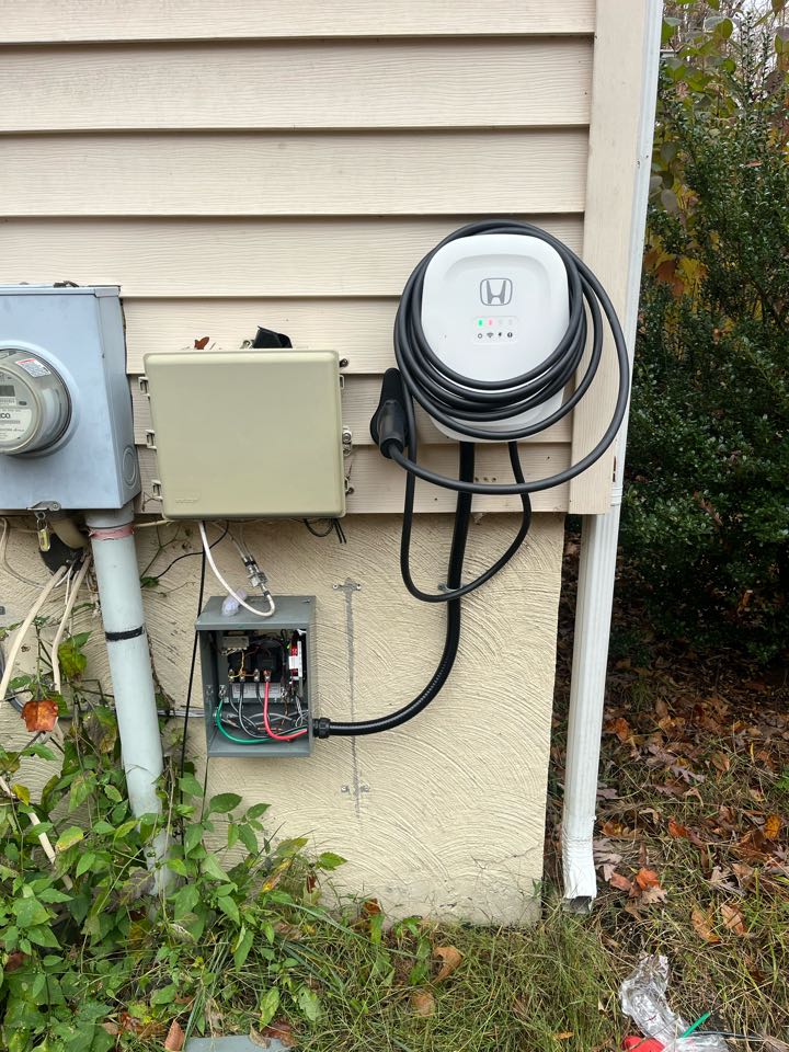 Customer in Aquasco Md needs ev charger replacement, Stella electric went to aquasco Md and changed ev charger 