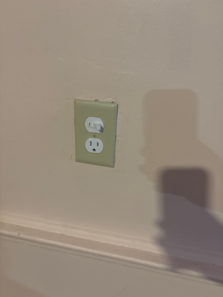 Customer in Reisterstown has switch not working. Stella Electric repairs lighting in Reisterstown. 