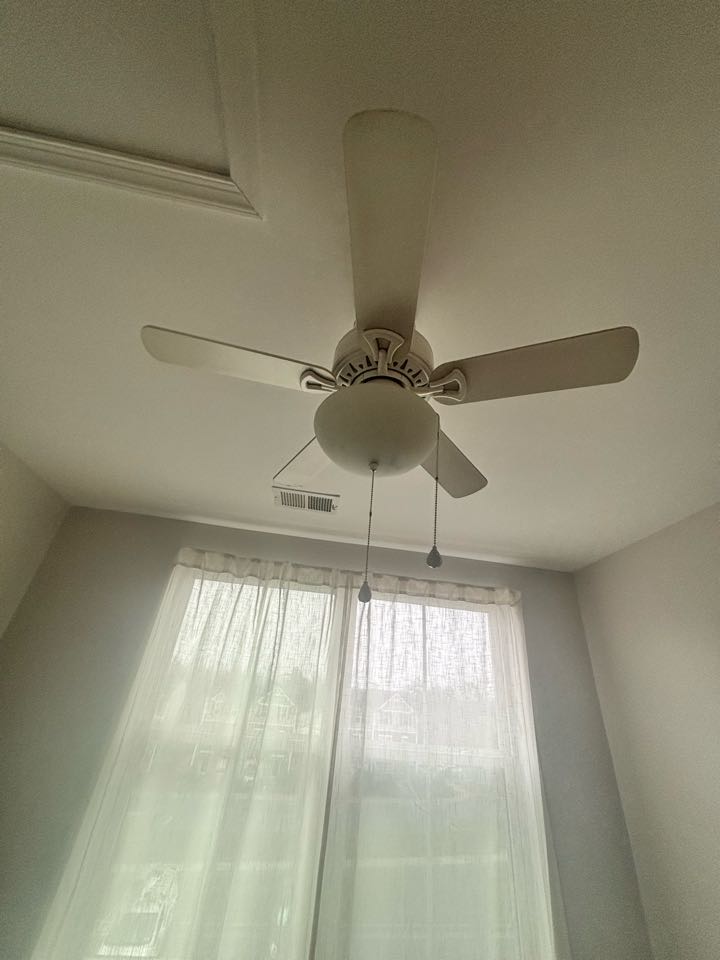Customer in Elkton MD has a bad ceiling fan. Stella electric repairs ceiling fan. 