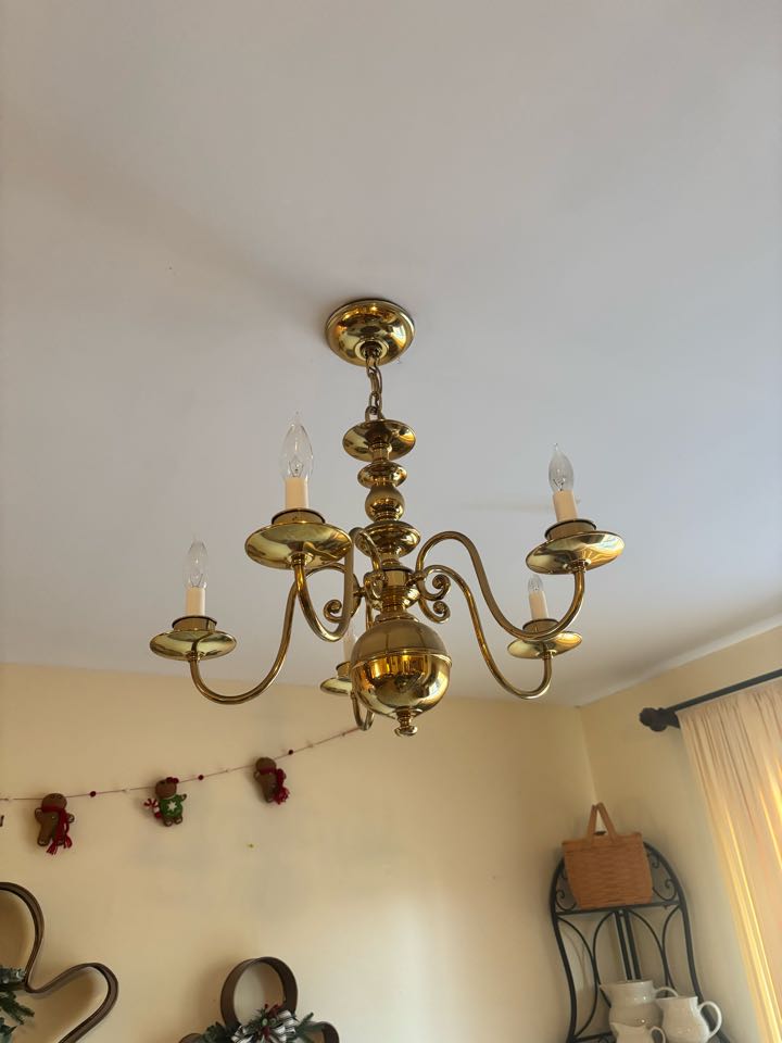 Customer wanted to replace a old chandelier in Sykesville. Stella Electric installed a new Chandelier in Sykesville.