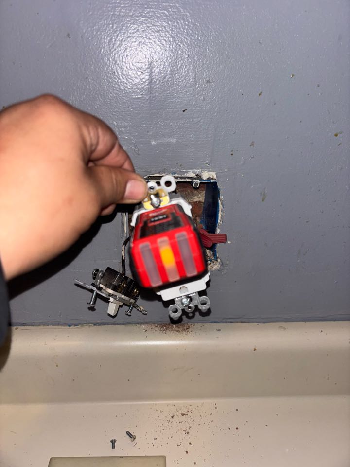 Customer has switch and GFCI receptacle not grounded in Baltimore city. Stella electric grounded a switch and GFCI receptacle in Baltimore city.