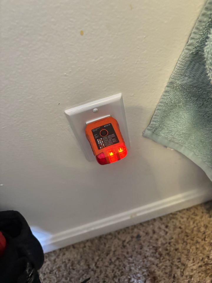 Customer has a faulty receptacle in Hampstead MD. Stella electric installed a new receptacle in Hampstead MD. 