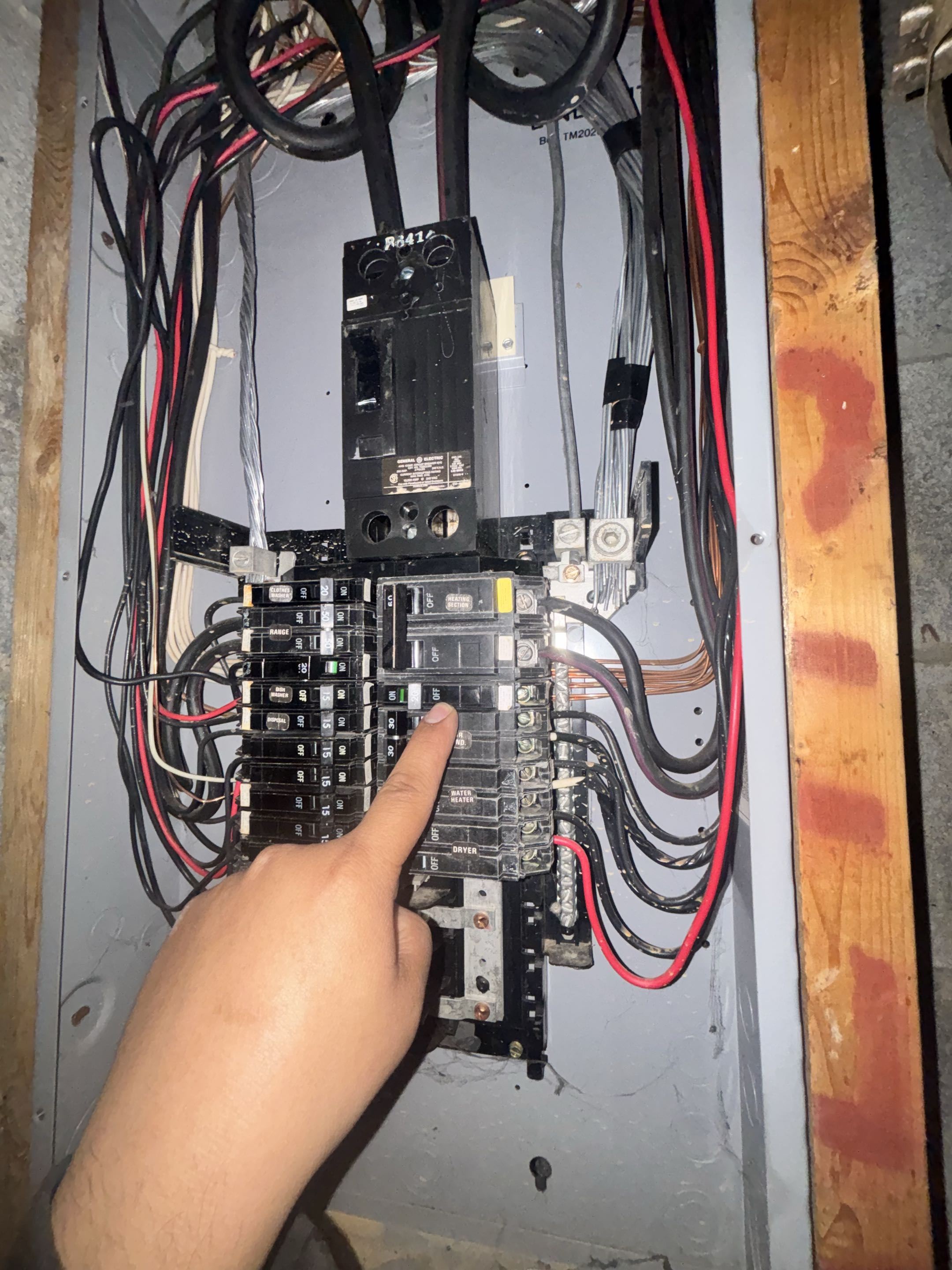 Customer has a faulty 20amp single pole breaker in Columbia MD. Stella electric install a new 20amp single pole breaker in Columbia MD. 