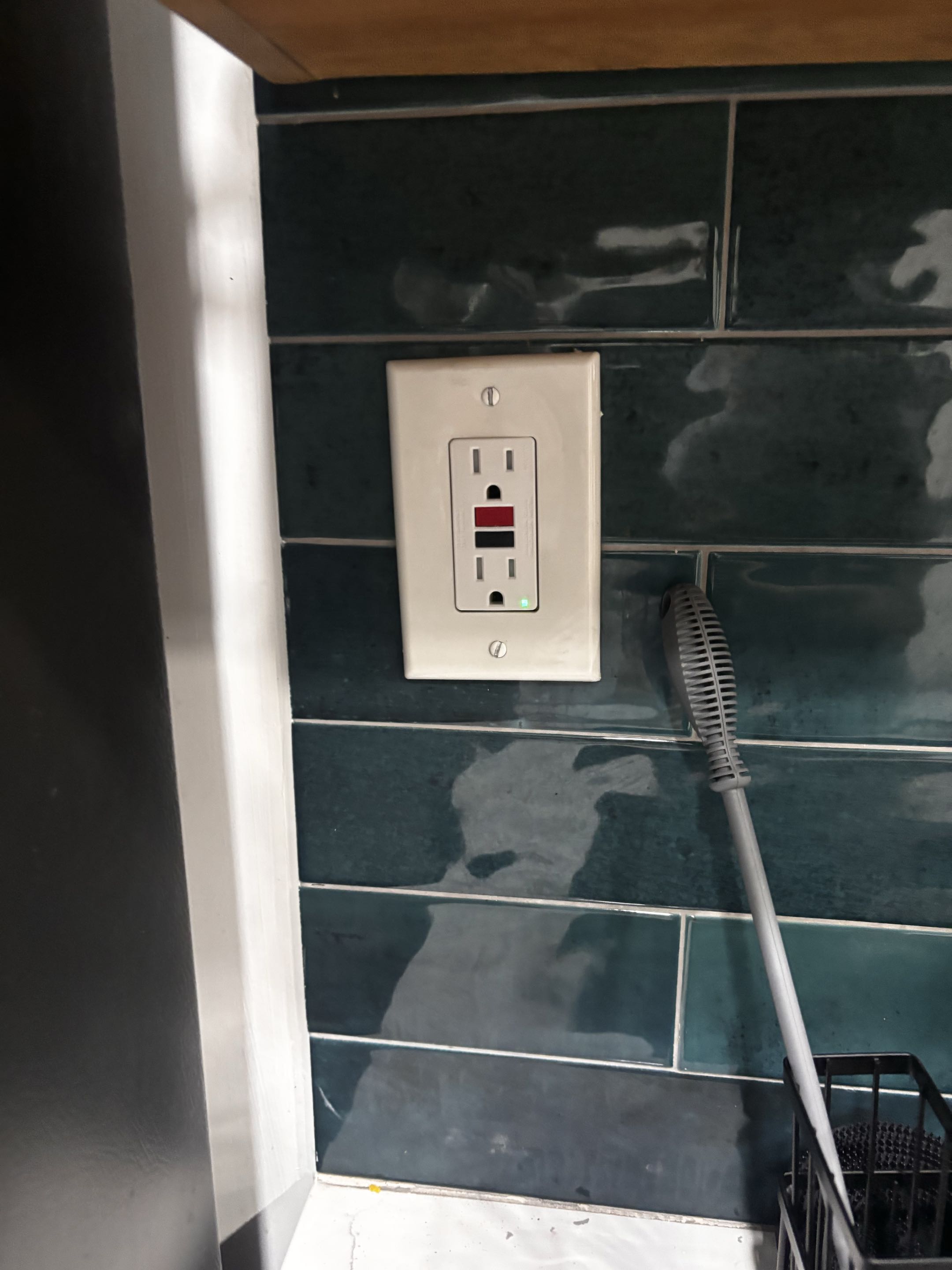 Customer has 2 GFCI receptacle faulty it won’t reset in Baltimore city MD. Stella electric install 2 new GFCI receptacle in Baltimore city MD. 