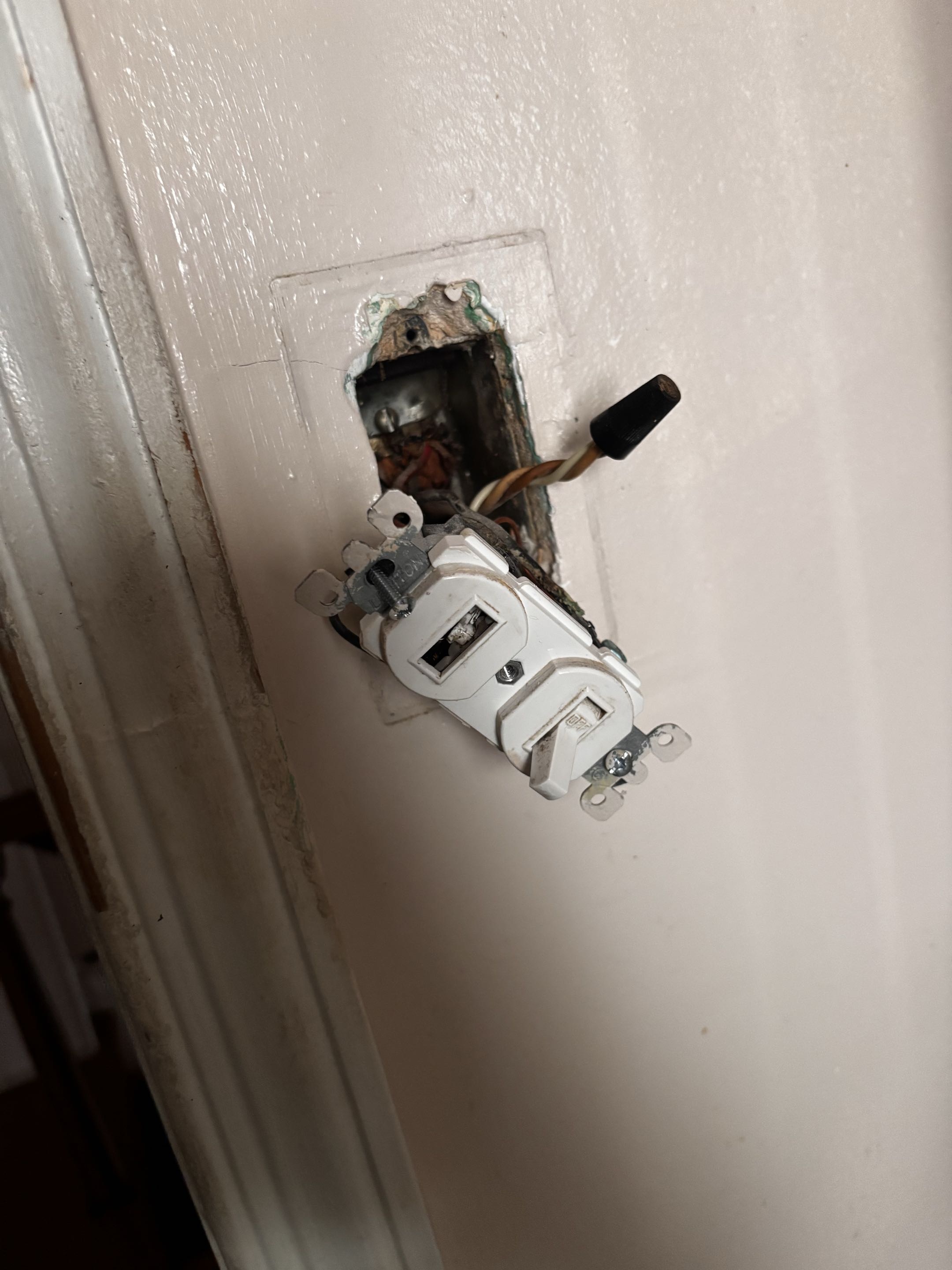 Customer has damaged switch in Baltimore city. Stella electric installed a new dual switch in Baltimore city