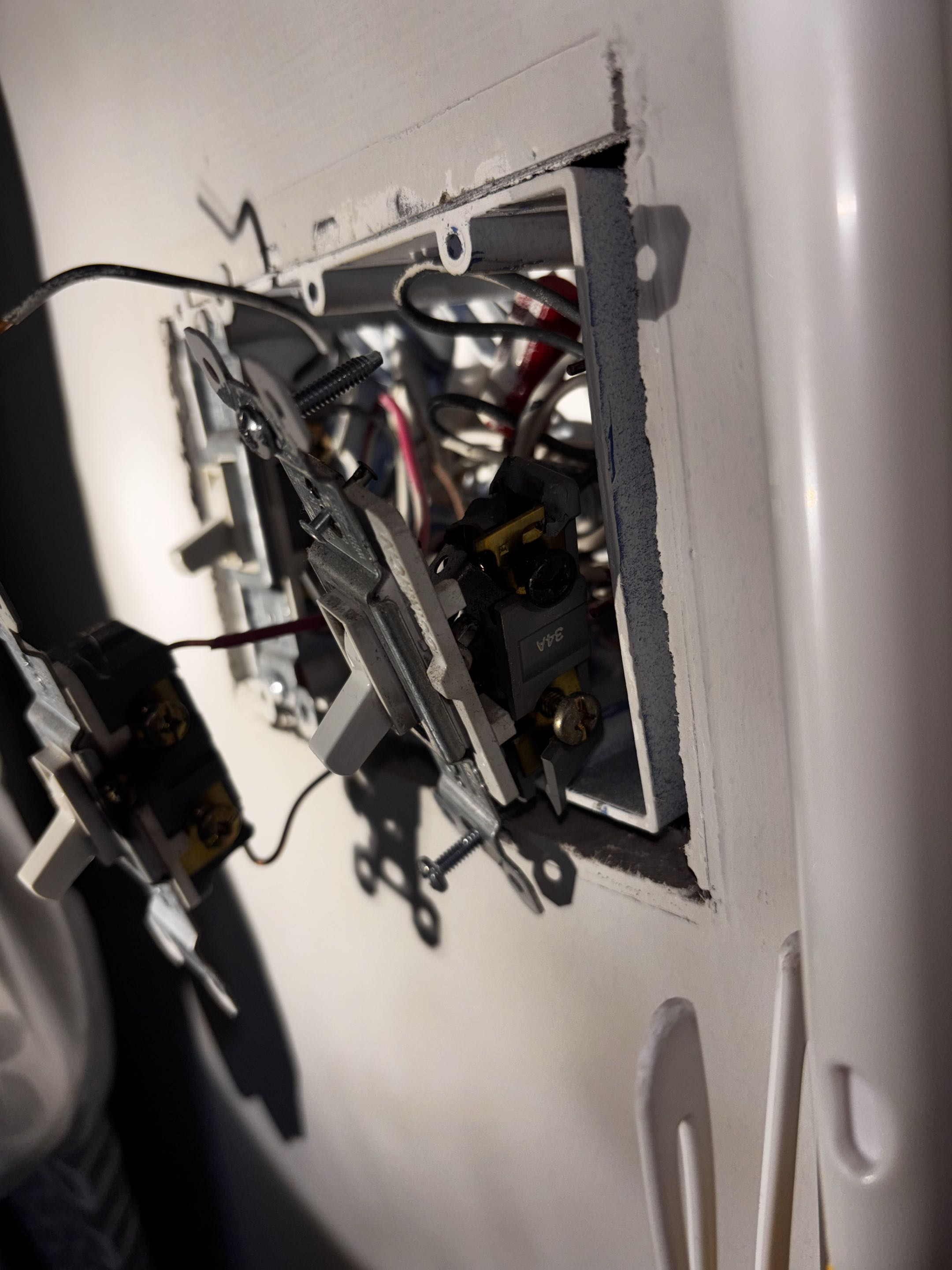 Customer has 2 switches damaged in Perry Hall MD. Stella Electric install 2 new switches in Perry Hall MD. 