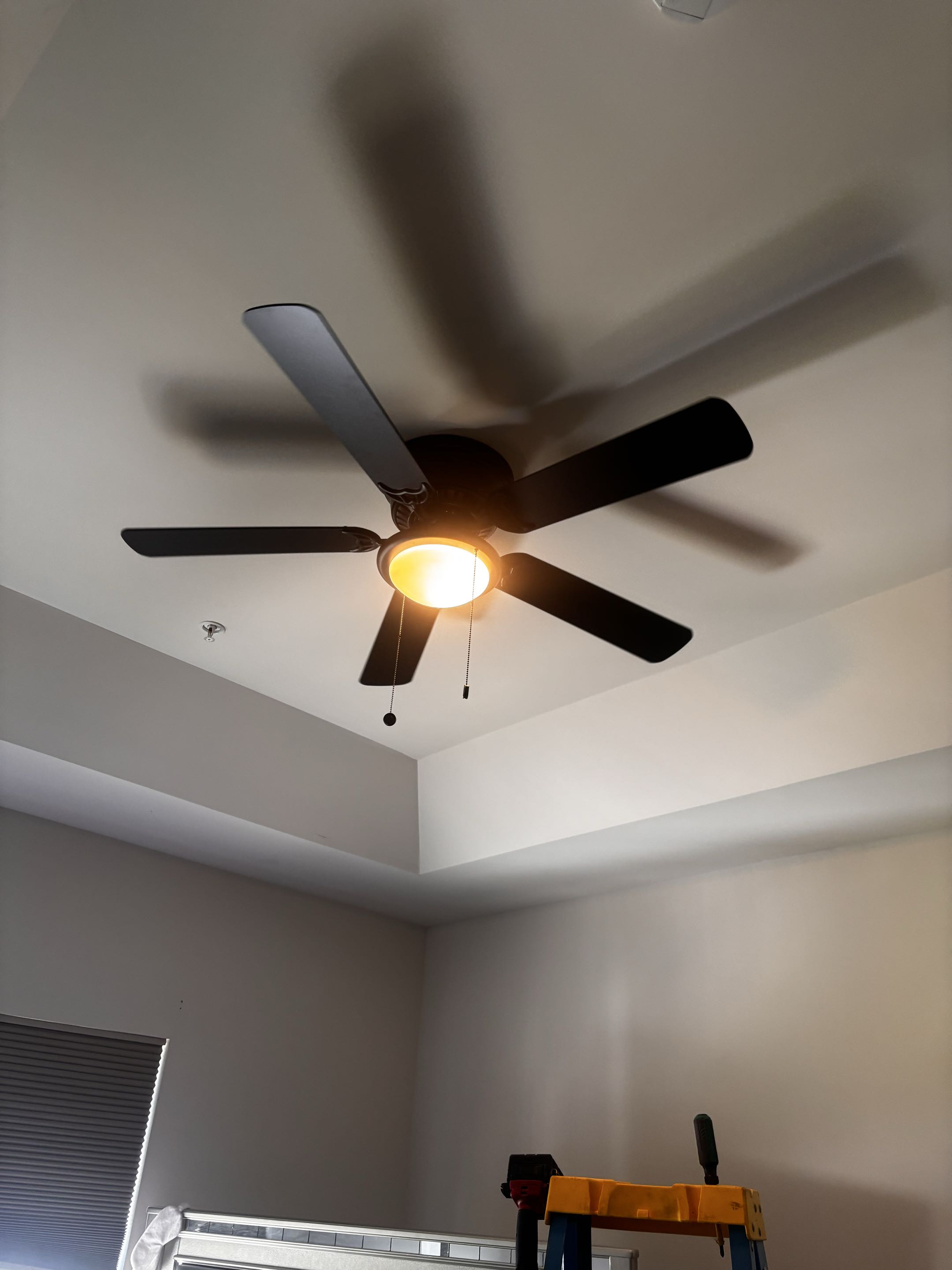 Customer has faulty ceiling fan motor is seized in Dundalk MD. Stella Electric install new ceiling fan in Dundalk. 