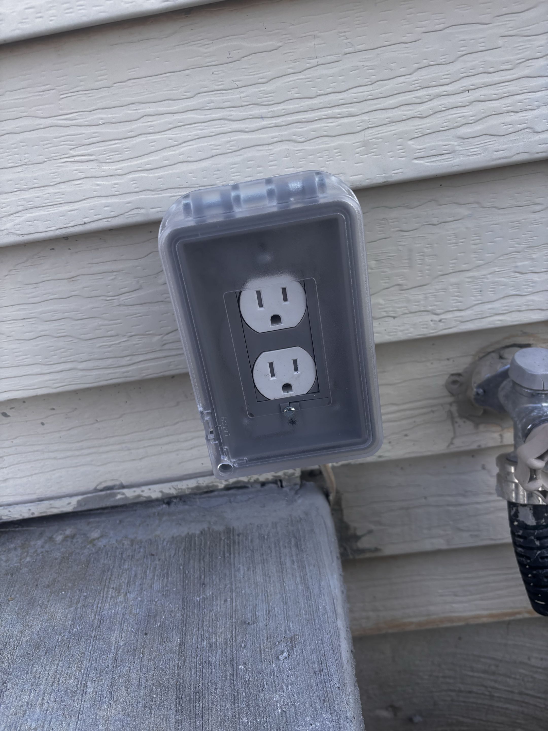 Customer has a damaged receptacle in Middle River MD. Stella Electric installed new receptacle in Middle River MD. 