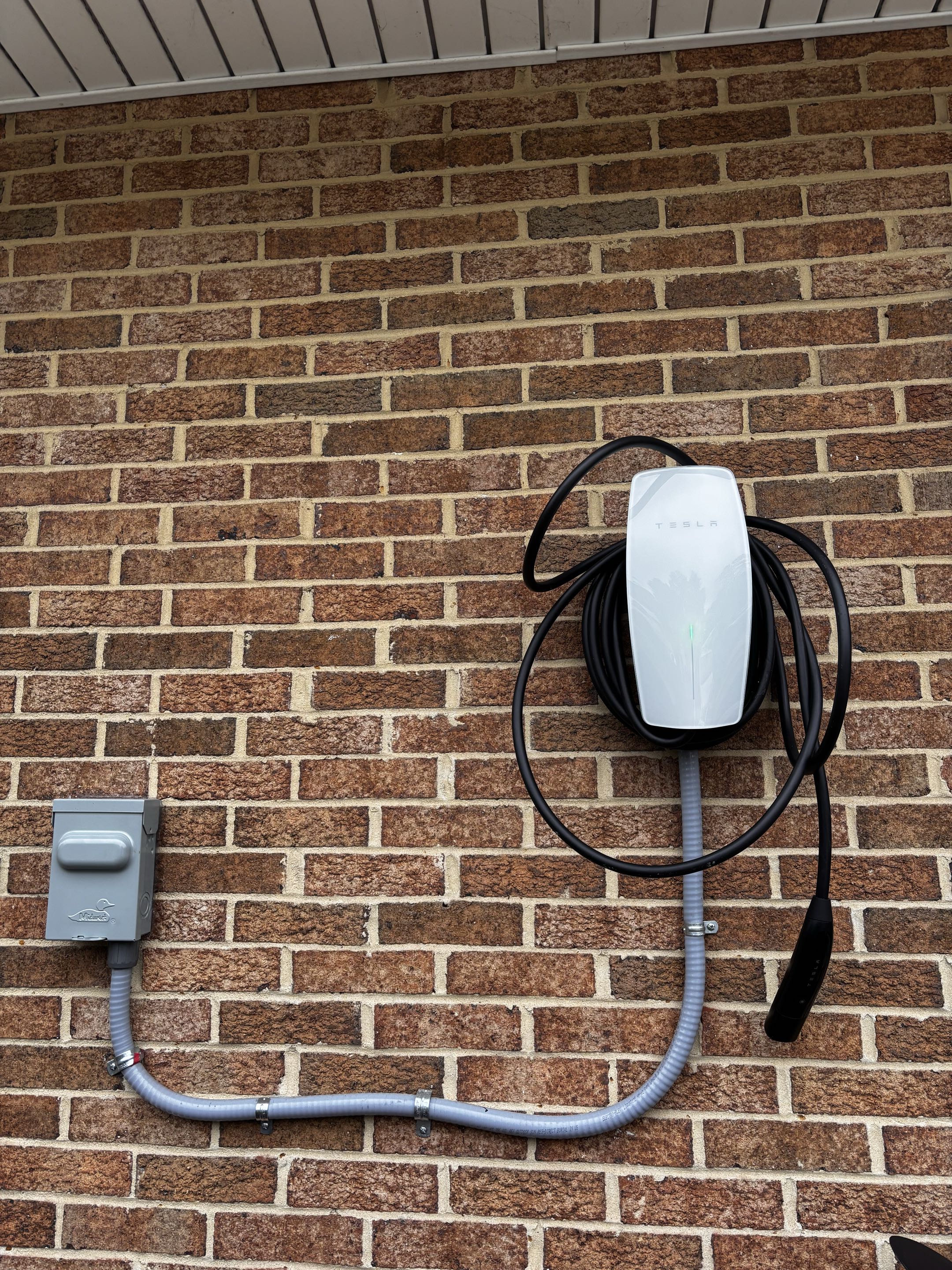 Customer wants to install new EV charger for his Tesla in Glen Burnie MD. Stella Electric installed new EV charger in Glen Burnie MD. 