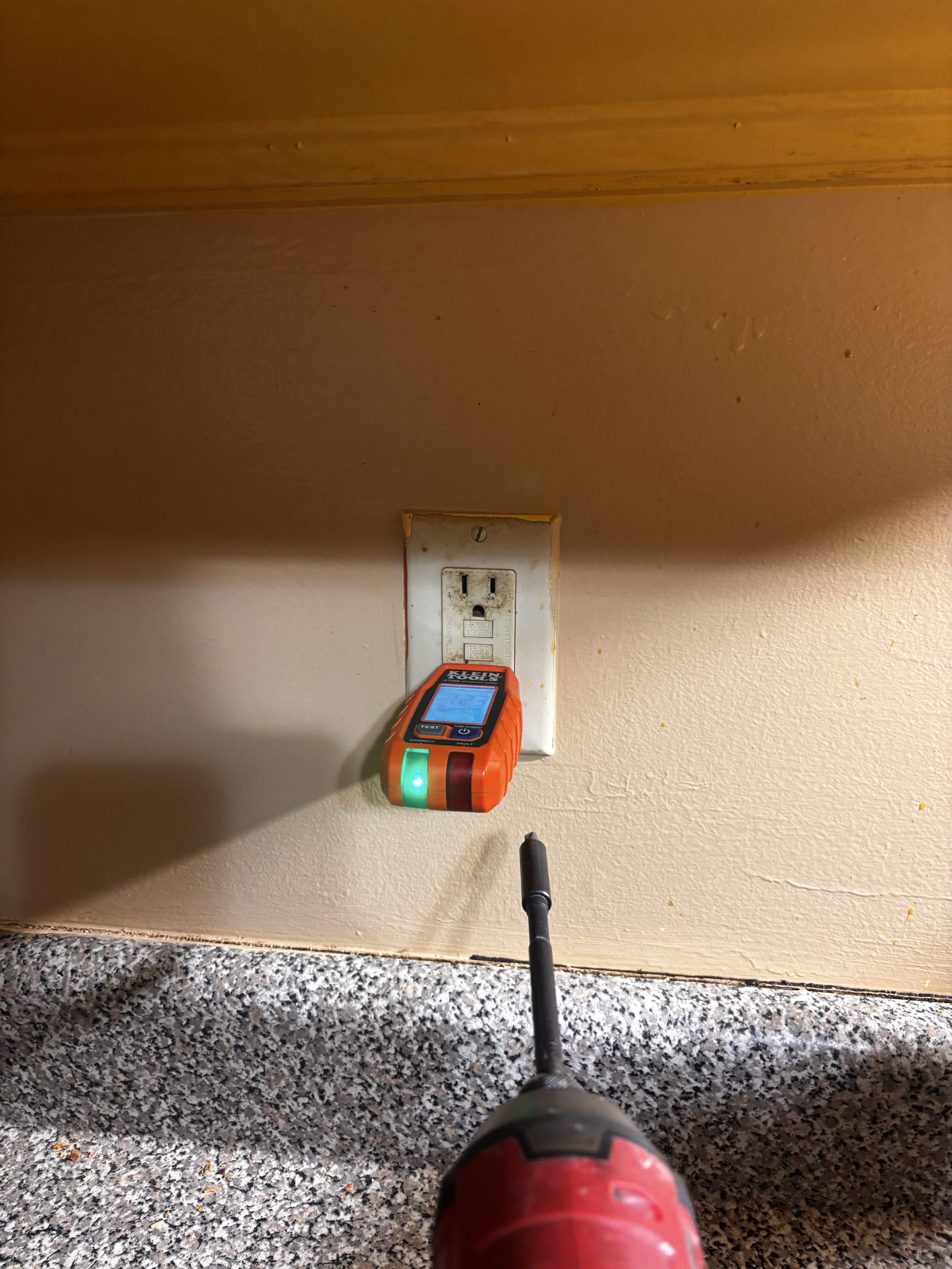 Customer has to power to 3 receptacles in the kitchen area in Baltimore city MD. Stella Electric restored power to the receptacles in the kitchen area in Baltimore city MD. 