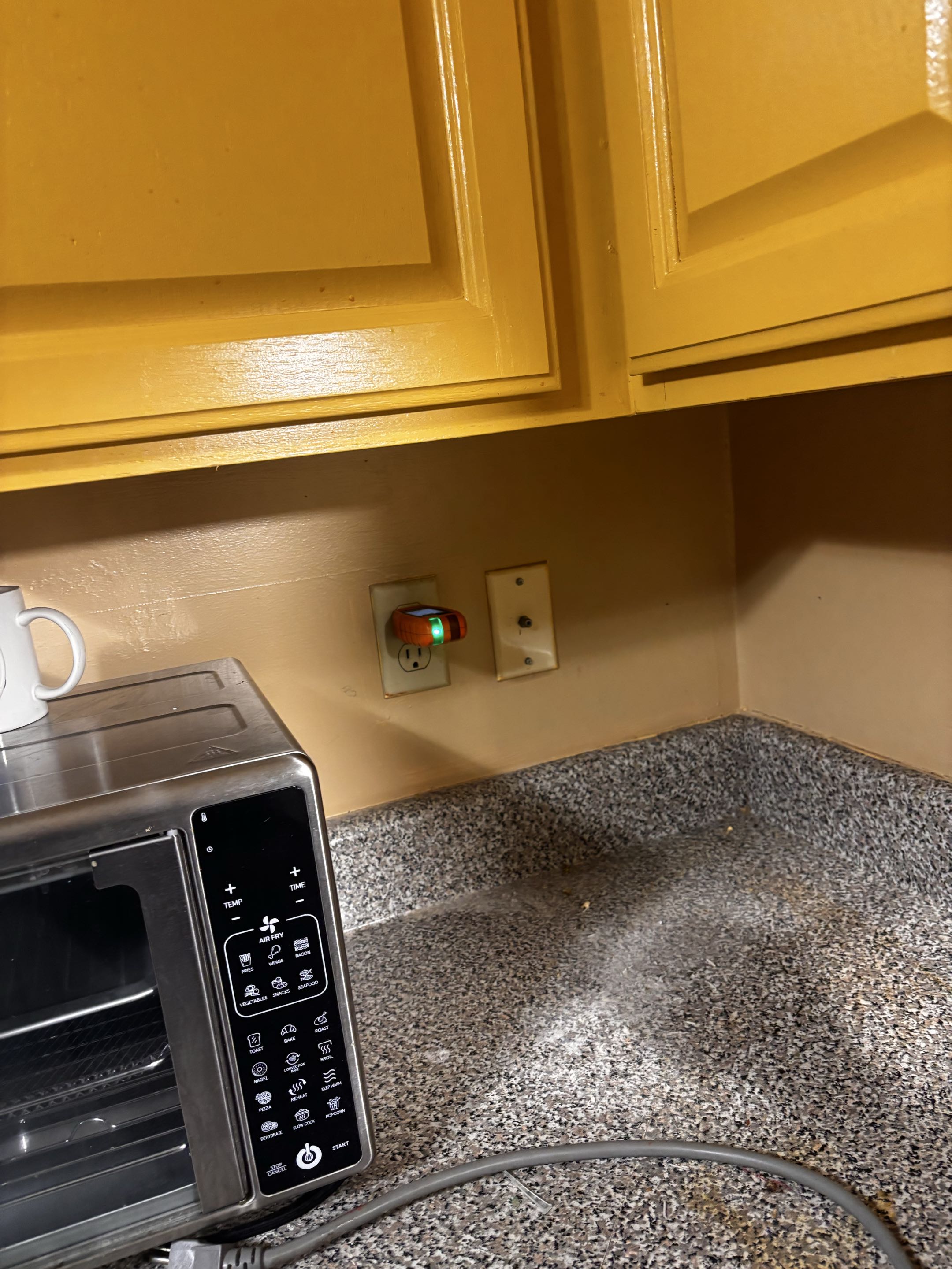 Customer has to power to 3 receptacles in the kitchen area in Baltimore city MD. Stella Electric restored power to the receptacles in the kitchen area in Baltimore city MD. 