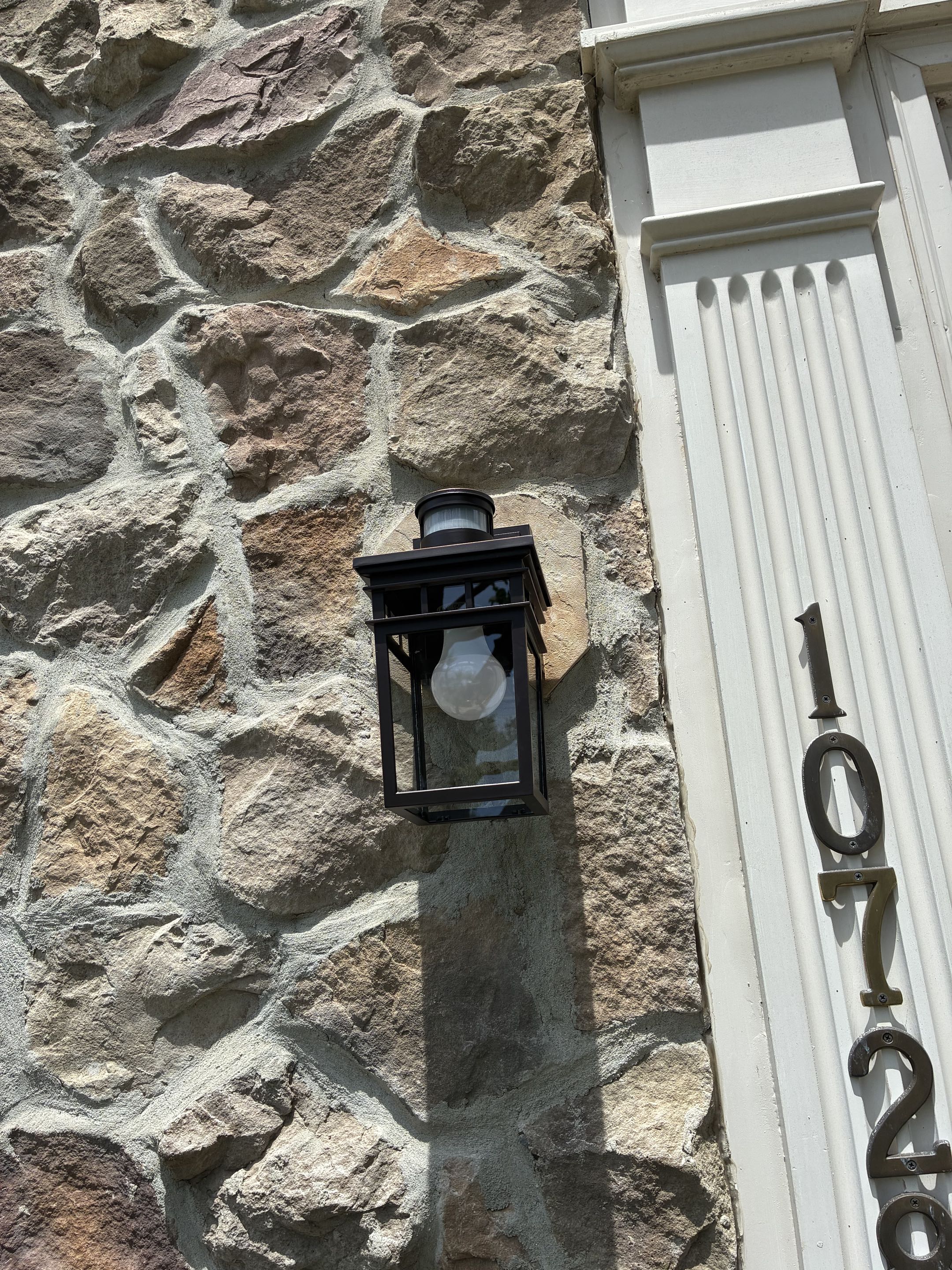 Customer wants to install 2 exterior lights and 1 vanity light in Woodstock MD. Stella Electric installed 2 exterior lights and 1 vanity light in Woodstock MD. 