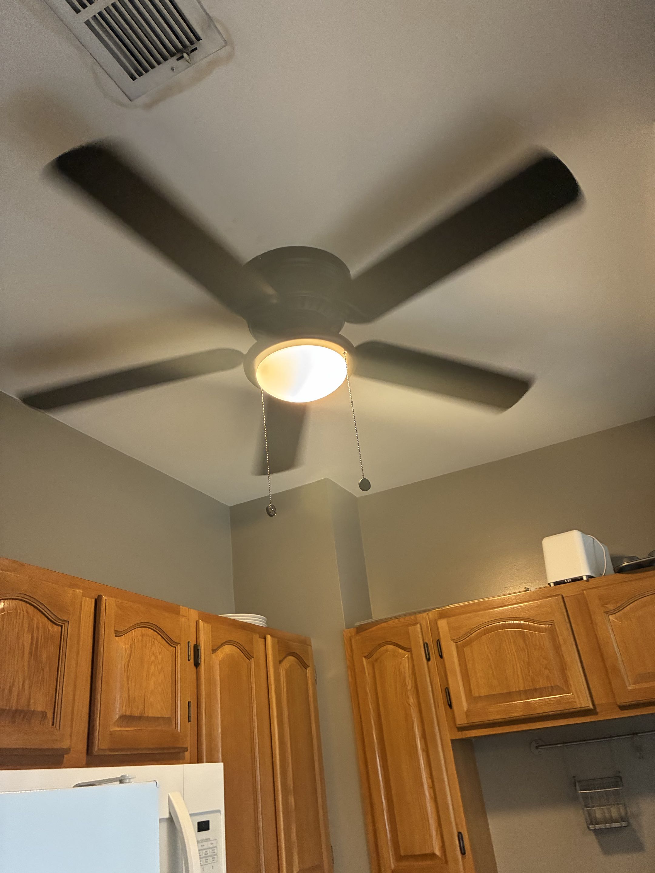 Customer has 2 ceiling fans wants to replace them in Baltimore city MD. Stella Electric installed 2 new ceiling fans in Baltimore city MD.