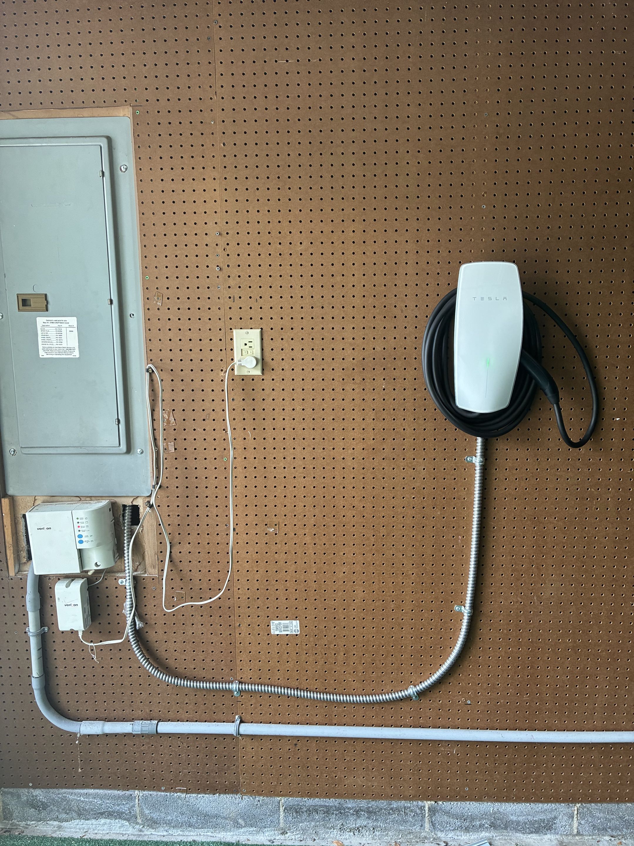 Customer wants to installed new EV charger in Waldorf MD. Stella Electric installed new Ev charger in Waldorf MD. 