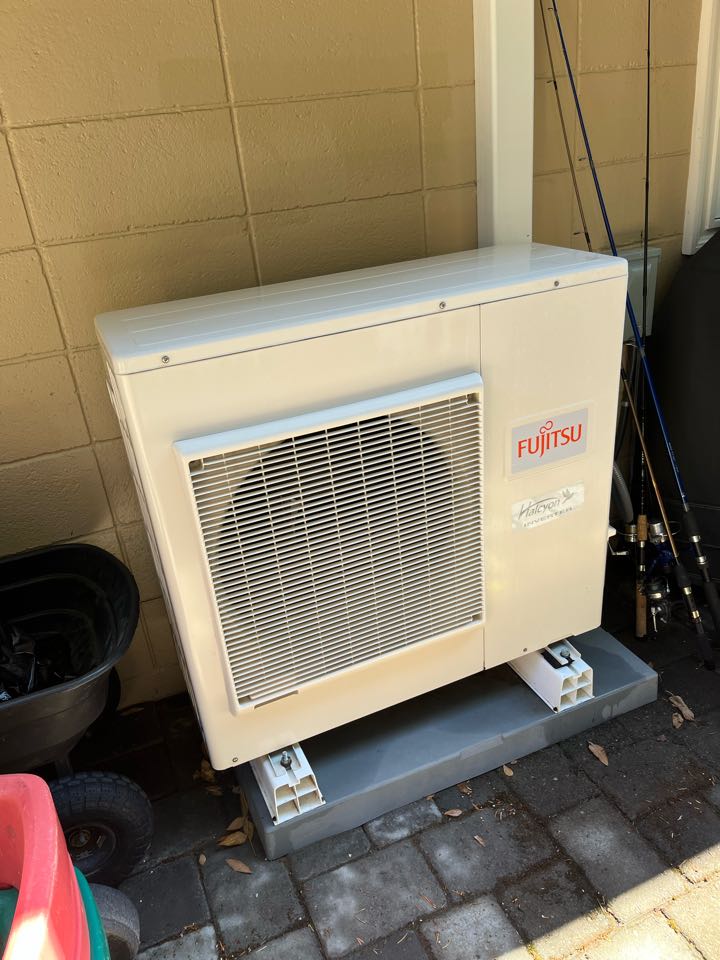 Ductless heat pump systems tune up and maintenance  Ductless heat pump systems tune up and maintenance