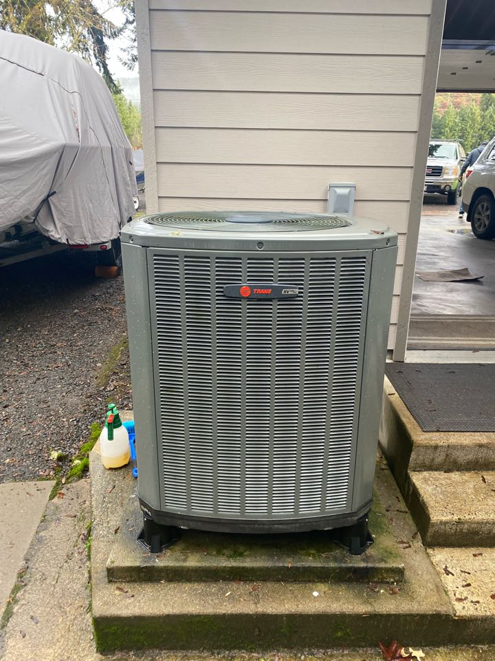 Heat pump maintenance 