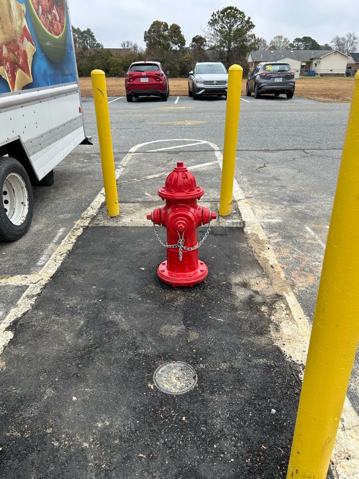 Customer called with an old fire hydrant that was damaged and leaking. Water Worx Services dug up the old fire hydrant and replaced the full hydrant assembly, including the shoe, main valve, upper, and lower barrel.