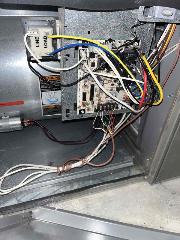 Successfully installed Model 800M steam humidifier system with proper electrical wiring connections to control board. Performed verification of all humidifier components including proper terminal connections, fill valve operation, and steam production functionality. System was tested and confirmed operational with existing HVAC equipment.