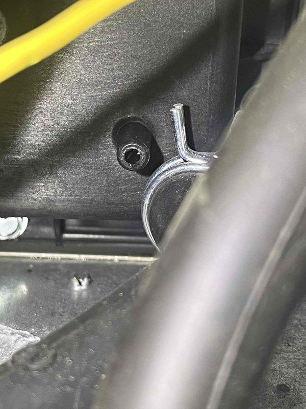 Responded to service call #1291257 for thermostat error with safety warning indicator. Inspected internal mechanical components and connections, finding all parts in normal working condition with no visible damage or corrosion. Resolved safety error and verified system operation.