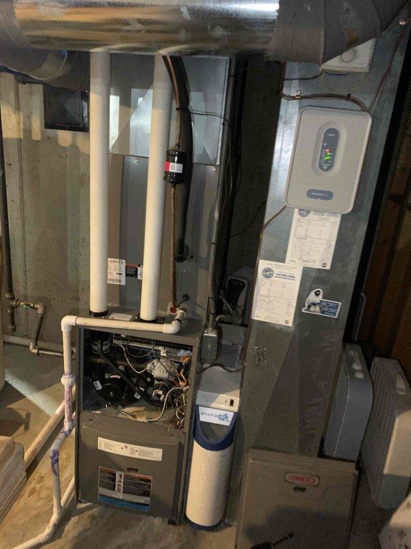 Successfully replaced the collector box on Lennox furnace (serial 1716H04958) as scheduled. Removed the old component, installed the new collector box, and verified proper system operation in both heating and cooling modes. All waste materials were properly disposed of after completion.