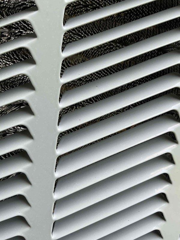 Completed preventive maintenance tune-up on outdoor air conditioning unit. Performed comprehensive system inspection including refrigerant levels, electrical connections, condenser coil cleaning, and airflow verification through return grille. Unit operational and ready for cooling season.