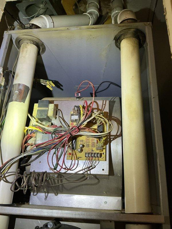 Completed comprehensive cooling system tune-up on single AC unit, including inspection of electrical control board, wiring connections, and all major components. Verified proper operation of system controls, checked refrigerant levels, and inspected air filter condition within return air housing. All components found to be functioning within normal parameters with no immediate repairs required.