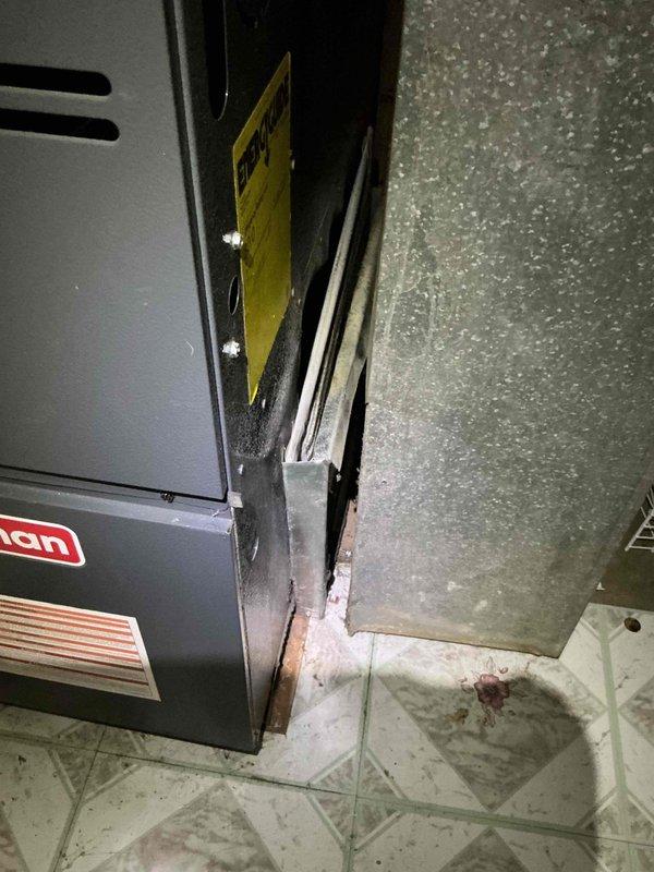 Completed comprehensive O10 heating tune-up on ground-level furnace unit in preparation for property sale. Performed full preventative maintenance inspection, including filter check, burner examination, heat exchanger assessment, blower motor lubrication, electrical connection testing, and safety control verification. Unit operational and ready for pre-closing inspection.