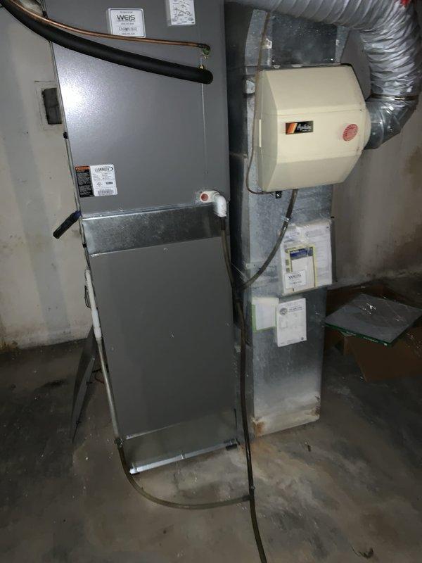 Completed comprehensive heating maintenance tune-up on Lennox furnace system with integrated humidifier. Performed standard U10 heating maintenance protocol including filter inspection, system operational verification, and safety checks. All components found operating within normal parameters; system confirmed working properly prior to and following maintenance service.