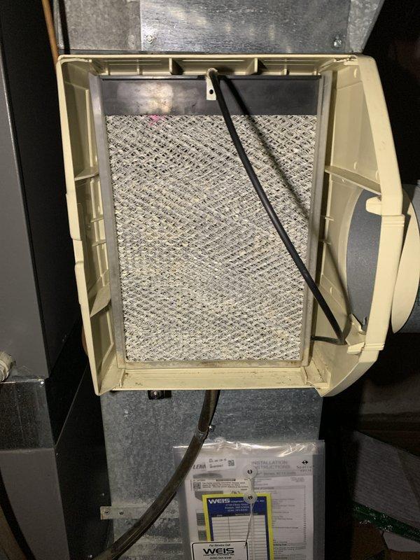 Completed comprehensive heating maintenance tune-up on Lennox furnace system with integrated humidifier. Performed standard U10 heating maintenance protocol including filter inspection, system operational verification, and safety checks. All components found operating within normal parameters; system confirmed working properly prior to and following maintenance service.
