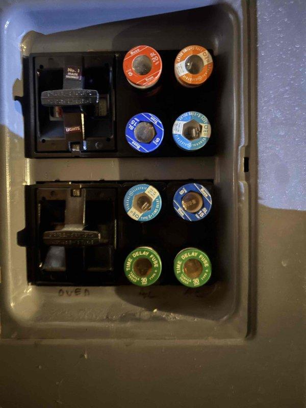 Responded to service call for non-functioning 8-12 fluorescent light fixture. Performed diagnostic assessment to determine whether issue was bulb failure or fixture malfunction. Inspected electrical panel and circuit breakers serving the lighting circuit, verified proper breaker operation and circuit integrity. Completed necessary repairs to restore fixture to full working condition.