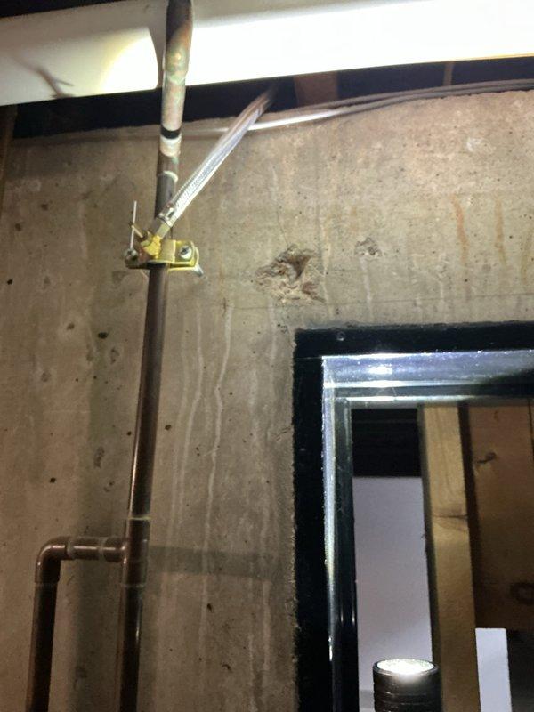 Cleared the clogged main bathroom tub drain, restoring proper flow and confirming unobstructed drainage through the tub spout and drain assembly. Inspected and repaired the kitchen sink sprayer, restoring normal operation and water pressure.