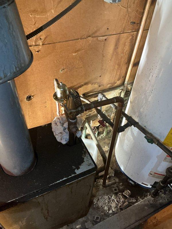 Installed a replacement circulator pump on the boiler's hydronic heating loop without draining the system, restoring heat to the home. Verified proper flow, secure connections, and normal system operation, and disposed of the old pump.