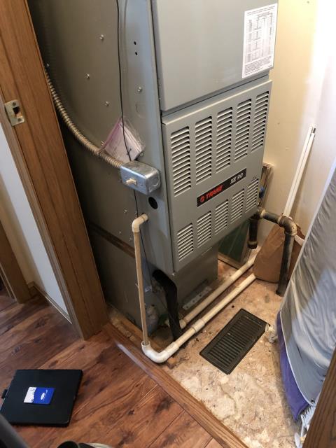 Client requested an estimate to replace a Trane gas furnace and air conditioner.  I recommend replacing it with a Carrier 96% Two-Stage 80,000 BTU Gas Furnace and a Carrier 16 SEER 2.5 Ton Air Conditioner.  Included in the estimate is a 1 year free service maintenance agreement.

