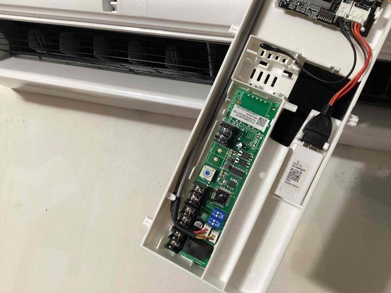 Responded to warranty service call for newly installed mini-split system displaying fault codes. Inspected internal control board components and verified proper installation of wall-mounted indoor unit. Resolved electronic communication issue causing error display, restoring normal operation with temperature reading of 80° now showing on display.