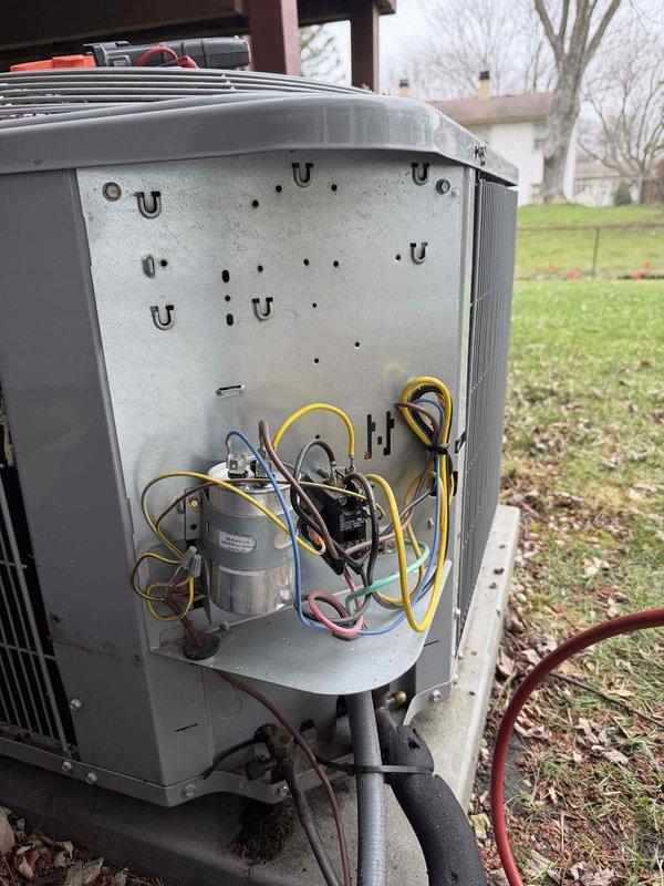 Completed spring clean and check maintenance service on Carrier air conditioning system per comfort plan agreement. Performed comprehensive inspection of outdoor condensing unit including electrical components, capacitor, contactors, and wiring connections. All components found to be in proper working condition with no deficiencies noted. System tested and operating within manufacturer specifications.