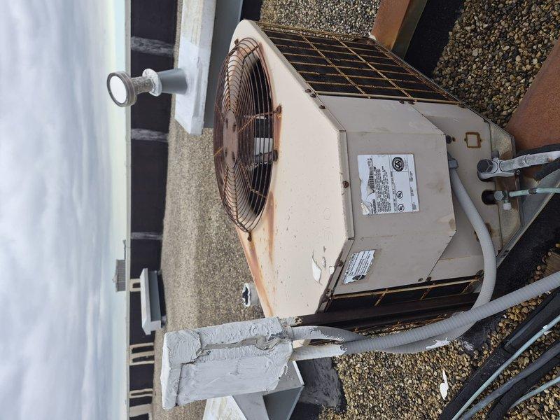 Completed comprehensive tune-up maintenance on single-system HVAC unit, including outdoor condensing unit and indoor air handler. Performed standard cleaning and inspection protocols, with customer declining filter replacement at time of service.