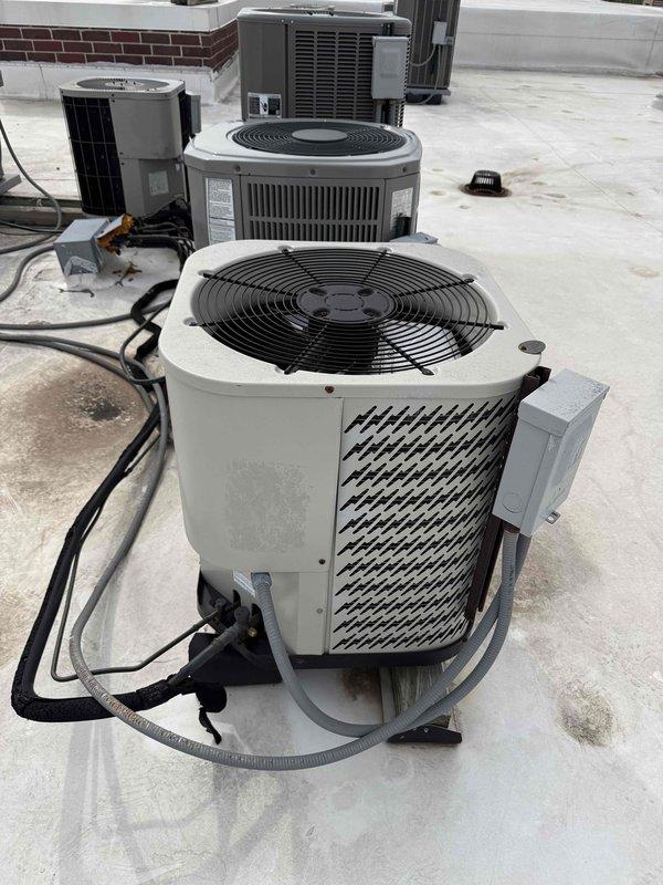 Completed routine maintenance tune-up on single HVAC system with rooftop condensing unit and indoor air handler. Performed standard inspection of all major components including evaporator coil, condenser coil, refrigerant lines, electrical connections, and control board. Replaced air filter per customer request and documented system condition through photographic records of both outdoor and indoor equipment.