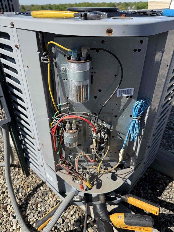 Completed air conditioning and air handler maintenance per building specifications on a single-system unit. Performed comprehensive tune-up including inspection of electrical components, capacitor, compressor, and wiring connections. All internal mechanical components were accessed, evaluated, and found to be in proper working condition with no issues identified.