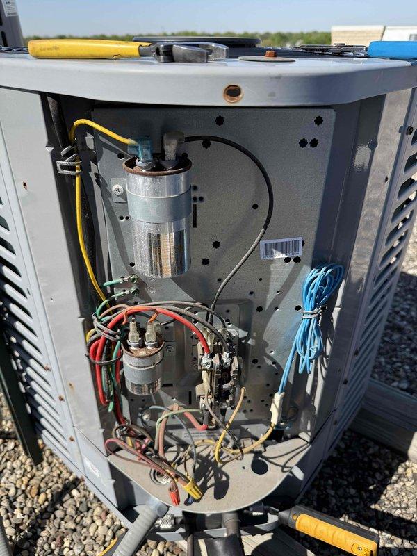 Completed air conditioning and air handler maintenance per building specifications on a single-system unit. Performed comprehensive tune-up including inspection of electrical components, capacitor, compressor, and wiring connections. All internal mechanical components were accessed, evaluated, and found to be in proper working condition with no issues identified.