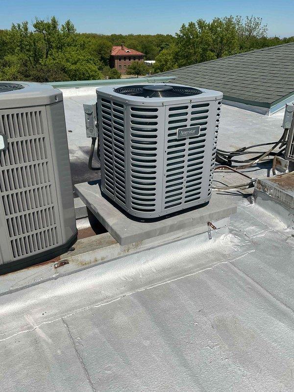Completed comprehensive clean and check maintenance on single-system Ameristar rooftop air conditioning unit. Performed electrical diagnostics using clamp meter, recording amp draw of 44.3A and verifying proper electrical operation of all components. Replaced 12x20x1 air filter and inspected all mechanical and electrical connections. System operating within normal parameters upon completion of tune-up service.