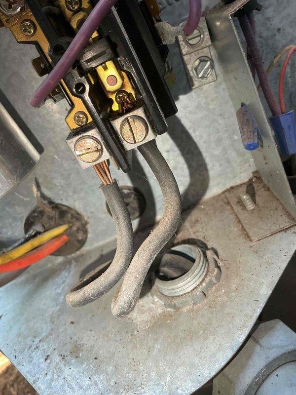 Completed spring preventive maintenance and clean-and-check service on residential air conditioning system per comfort plan agreement. Performed comprehensive inspection of outdoor condenser unit, verified electrical connections at terminal block, cleaned components, and confirmed system operational status with no deficiencies noted.