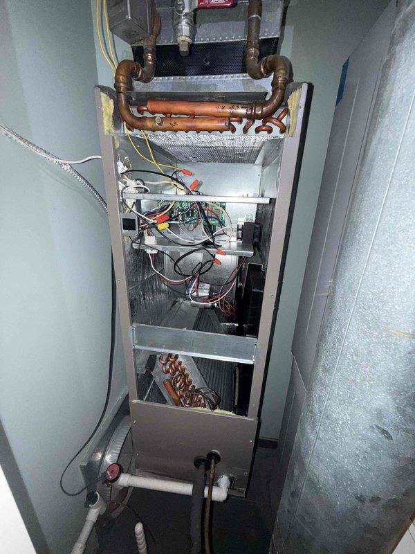 Performed comprehensive tune-up and inspection of rooftop air conditioning unit and indoor air handler system in preparation for property sale. Verified proper connection between AC condensing unit and air return system, confirming all refrigerant lines, electrical connections, and ductwork were properly installed and secured. Inspected evaporator coil, blower assembly, electrical contactors, and condensate drain lines; confirmed all components functioning correctly with no installation deficiencies noted.
