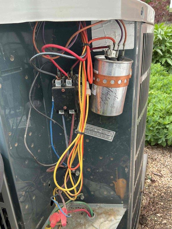 Completed spring preventative maintenance on outdoor air conditioning unit per comfort plan agreement. Performed comprehensive clean and check service including inspection of electrical components, contactor, and capacitor which tested at 95.2µF. All systems operational and unit returned to service.