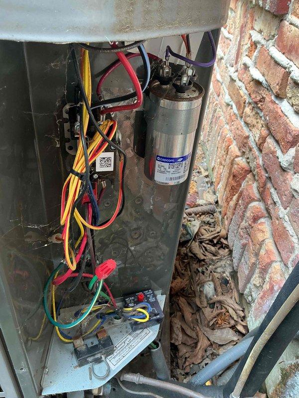 Completed warranty service on residential HVAC system involving multiple component replacements. Replaced failed capacitor in outdoor condenser unit and installed new circuit board in SpacePak air handler system. All replacement parts were obtained under manufacturer warranty coverage. Verified thermostat operation showing proper cooling mode functionality with system cycling correctly between current temperature of 81 degrees and setpoint of 76 degrees. Documented electrical connections and component installations with photos for warranty records.