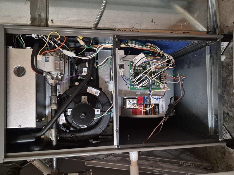 Completed comprehensive air conditioning clean and check maintenance per service comfort plan agreement on single system. Performed standard preventative maintenance procedures including inspection of blower motor assembly, electrical connections, control board, and all internal components. All wiring harnesses, relays, and electrical connections verified secure and functioning properly. System operational and ready for continued service.